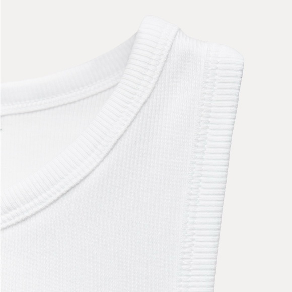 2 ZARA TANK TOPS CROPPED LENGTH - ONE BLACK AND ONE WHITE - BUNDLE OF TWO - Picture 7 of 11